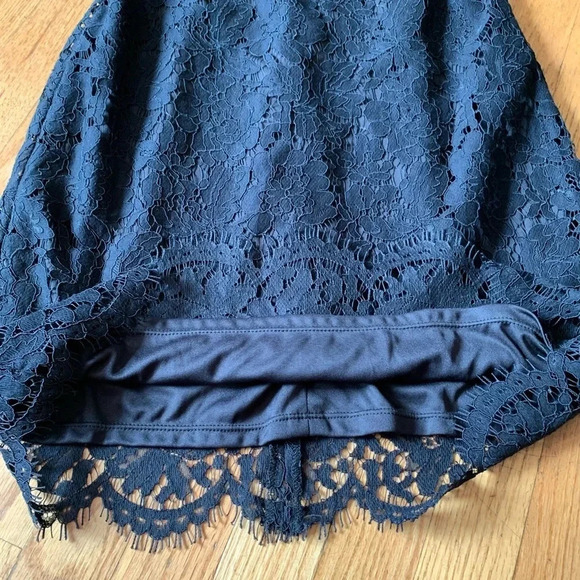 Banana Republic Lace Overlay Sheath Dress Raw Scalloped Hem Lined Size 0 NWT - Picture 12 of 14